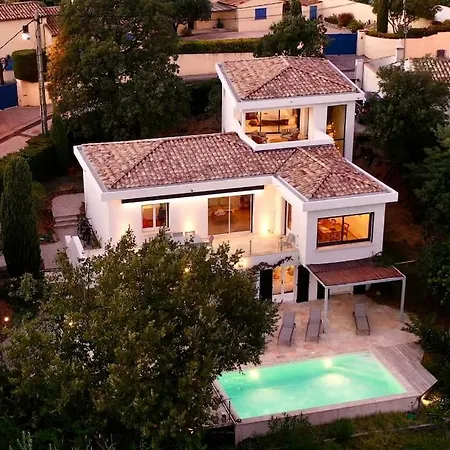 Βίλα Pool/sea View/near City Centre *